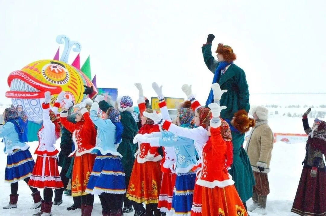 Сибирское подворье масленица. Сибирская Масленица Новотырышкино. Сибирская Масленица 2022 в Новотырышкино. Сибирская Масленица Сибирское подворье. Новотырышкино Алтайский край Масленица.