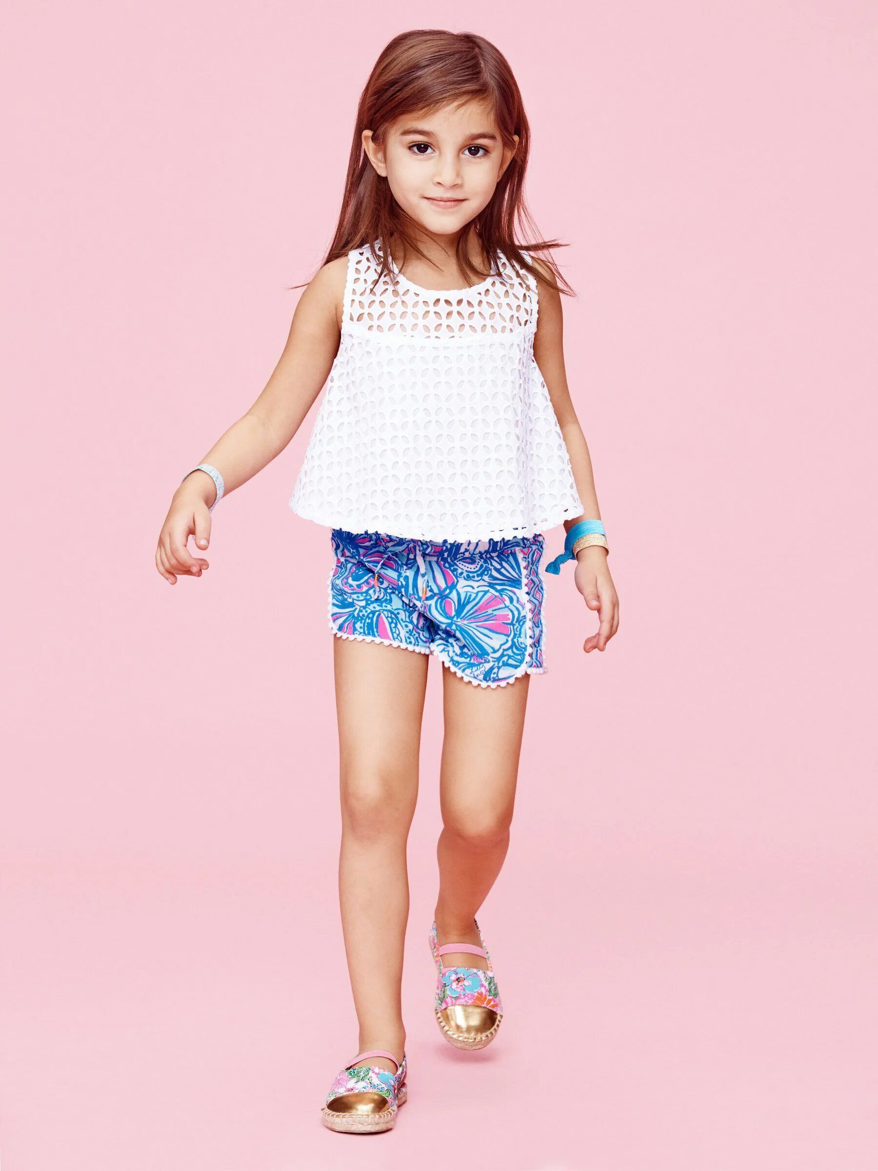 Little less одежда. Топ литтле модель в шортах. target одежда 10 лет девочка. кид герлз. girls kids в шортах.