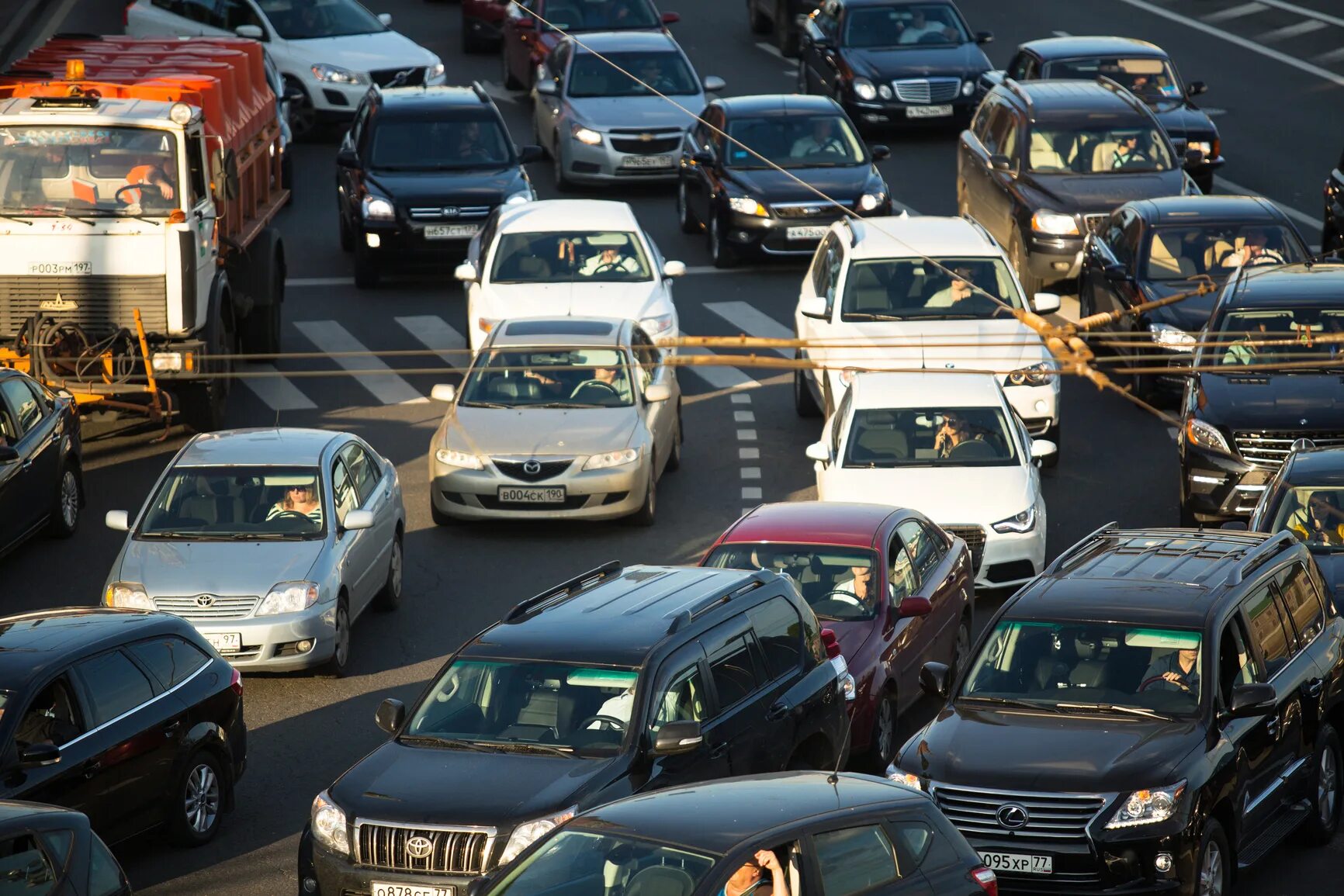 Traffic jam picture. Почему пробка в центре. Огромная пробка в москве. Пробки в городе. Пробки на дорогах спб.