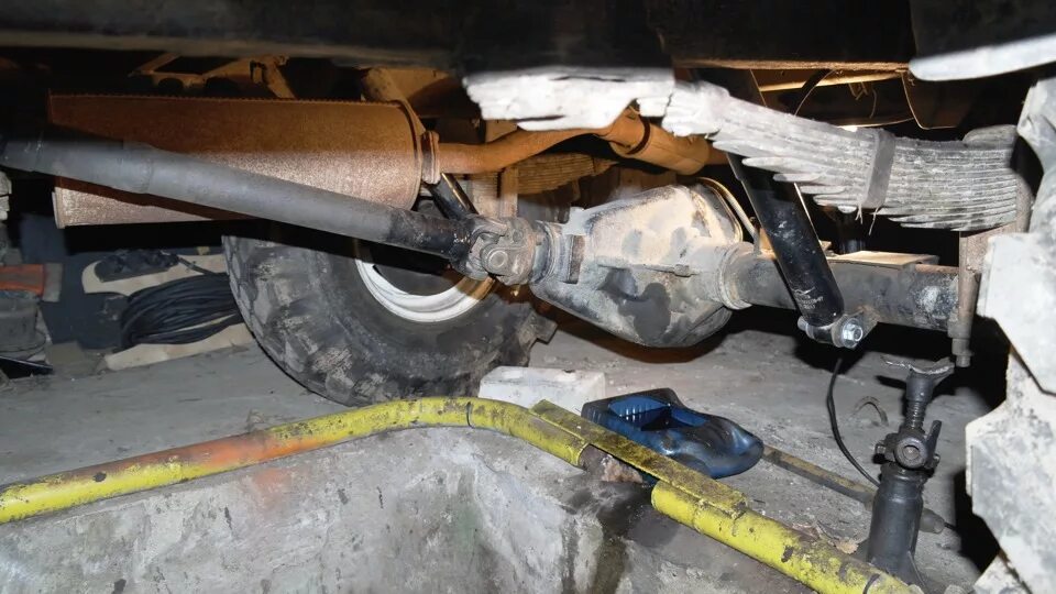 Уаз буханка на спайсерах. Задний мост уаз буханка. Мост спайсер на уаз буханка. Спайсер на уаз буханка. Мост спайсер на уаз буханка.