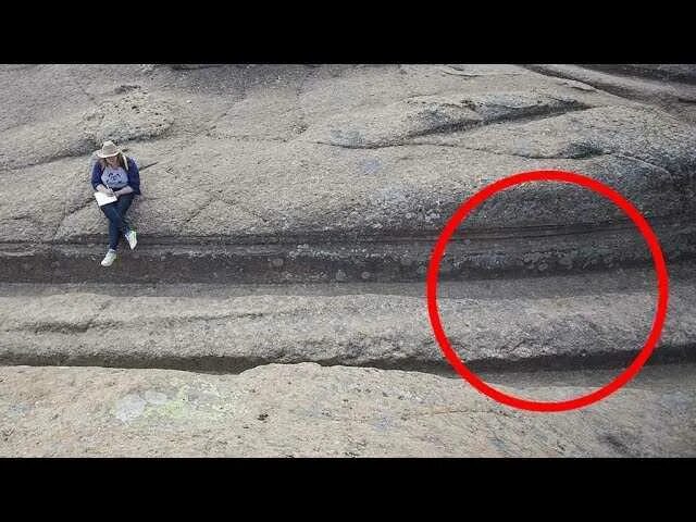 монолит в пустыне юта. артефакты ольмеков. самые необъяснимые загадки. необъяснимые фотографии. самые необъяснимые загадки.