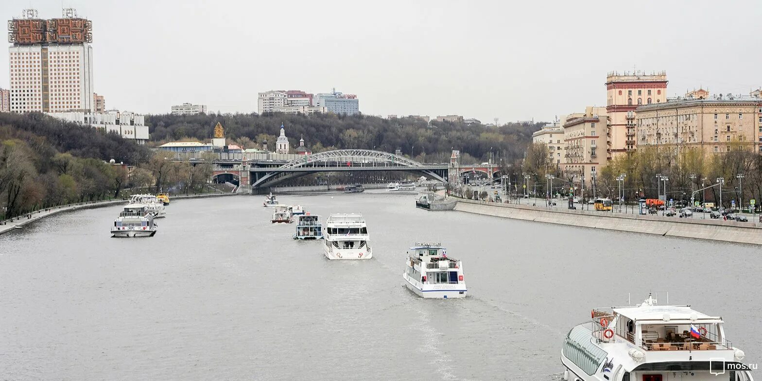 Москва река основная мысль. Навигация в Москве 2021 река. Речной трамвайчик. Москва река зимой. Пассажирская навигация в Москве.