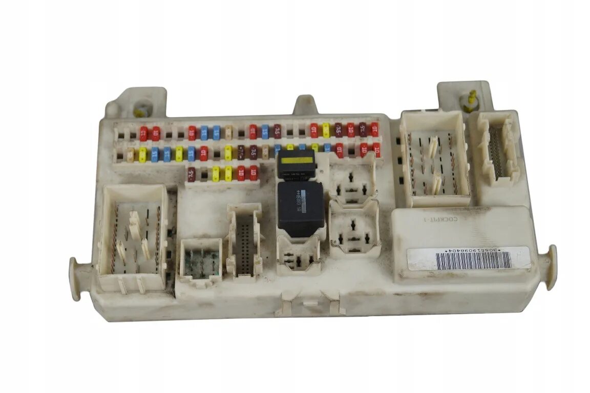 Предохранители форд фокус 2006 года. Блок предохранителей Форд фокус 2. Салонный блок предохранителей Форд фокус 2. Блок предохранителей Ford Kuga 2. Блок предохранителей Форд фокус 2 дорестайлинг.