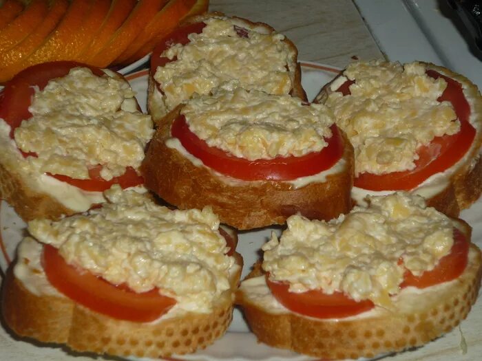Бутерброды с сыром,чесноком и помидоркой. * Бутерброды Страница 2
