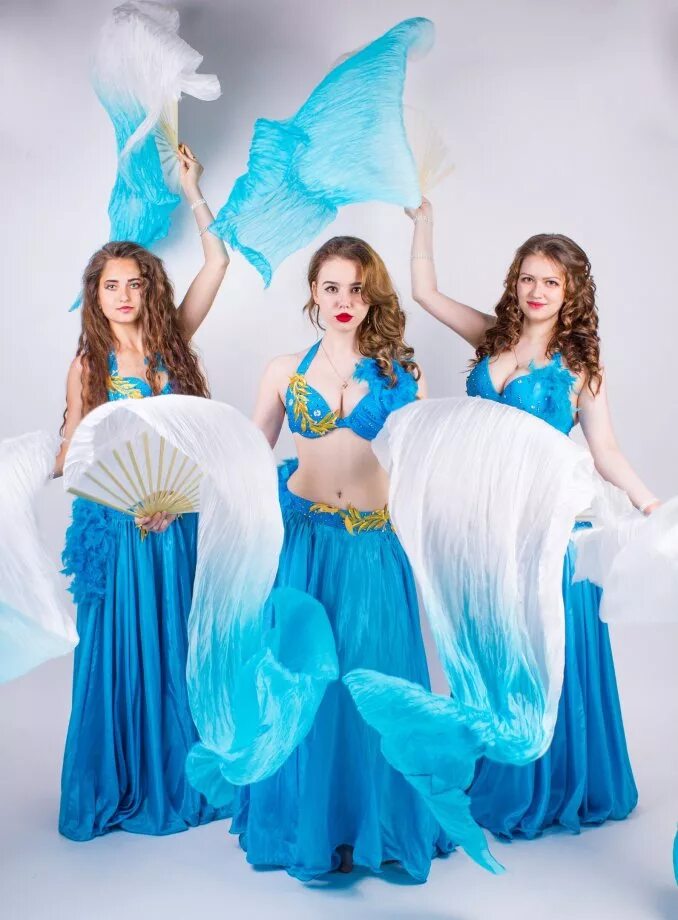 Танец с вейлами. Праздничное агентство шоу название. Крылья для восточных танцев. Восток шоу с вейлами. Шоу балет экспресс.