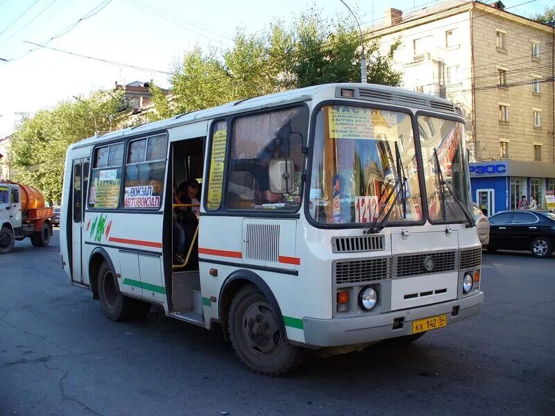 ПАЗИКИ автобусы. Пазик автобус. Настоящий автобус ПАЗ. Пазик в городе.