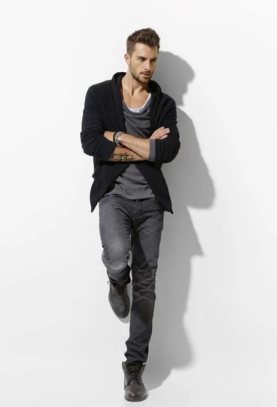 Красивый парень в полный рост. Парень модель рост. Дэвид ганди лук. Парень модель рост. Мужчины модели на подиуме.