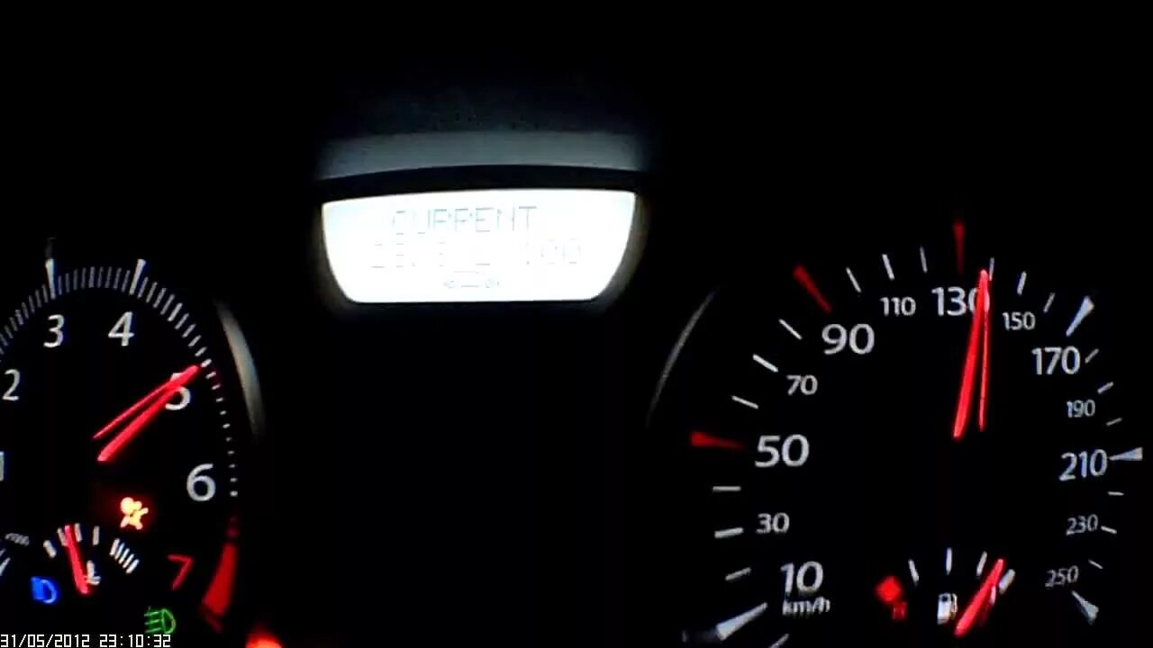 Рено логан 2 разгон. Renault megane 3 салон ночью. рено меган 1 салон ночью. фото со спидометром рено меган 2. медленно разгоняется рено меган 2 1.4 механика.