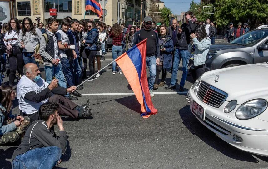 Митинг в Ереване. Протесты в Армении 2018. Бархатная революция в Армении 2018. Митинг в Ереване сейчас.