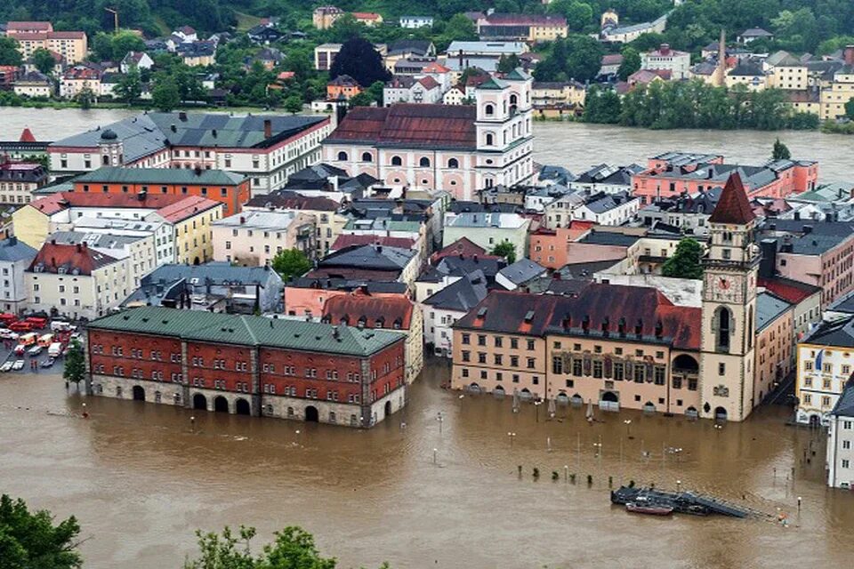 Наводнение в чехии. Наводнение. наводнение фото. потоп в европе. hochwasser.