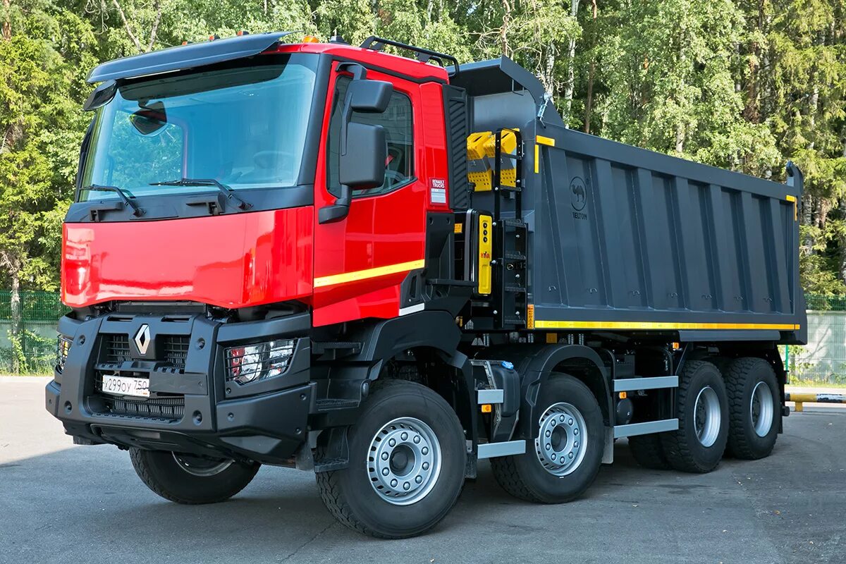 Самосвал renault. Renault Trucks k 440. Рено самосвал 8х4. Самосвал Рено Renault Trucks k самосвал. Рено самосвал 8х8.