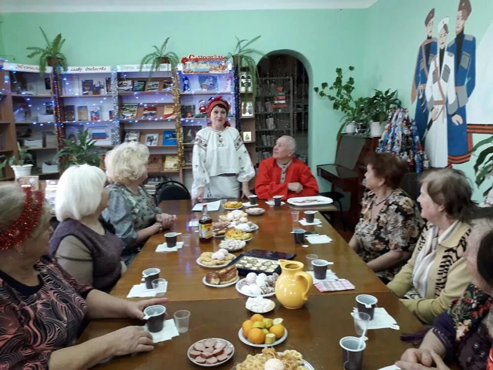 рождественские посиделки в библиотеке для детей начальных классов. рождественские посиделки в библиотеке мероприятие. посиделки для пожилых. картинка празднование рождественские посиделки в библиотеке. рождественские посиделки в библиотеке для детей начальных классов.