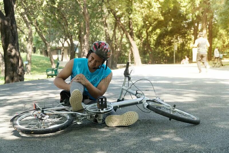 Fall off the bike. Велосипед Campus. Подросток падение с велосипеда. Man Falling of Bike.