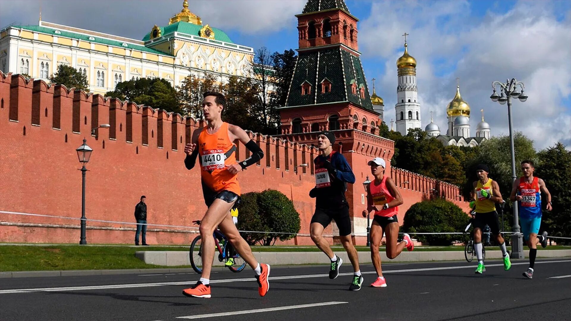 Are sport popular in russia. Московский марафон 2020. Московский марафон 2022. Московский марафон 2021. Московский полумарафон 2020.