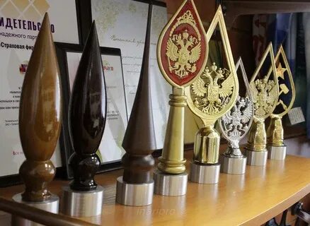 Кисти знамени