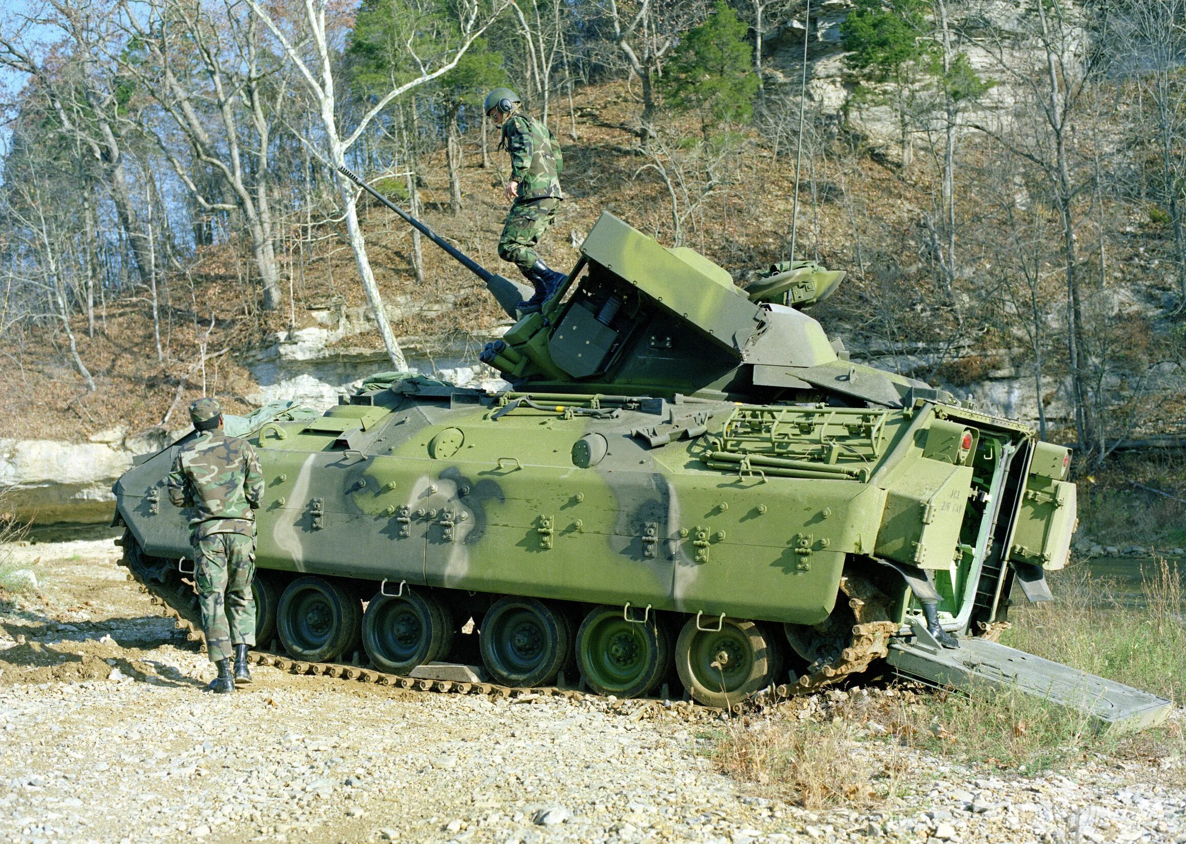 M3 bradley. БМП Брэдли. БМП м2 Брэдли. M3 Bradley Cavalry Fighting vehicle. Брэдли бронетехника.