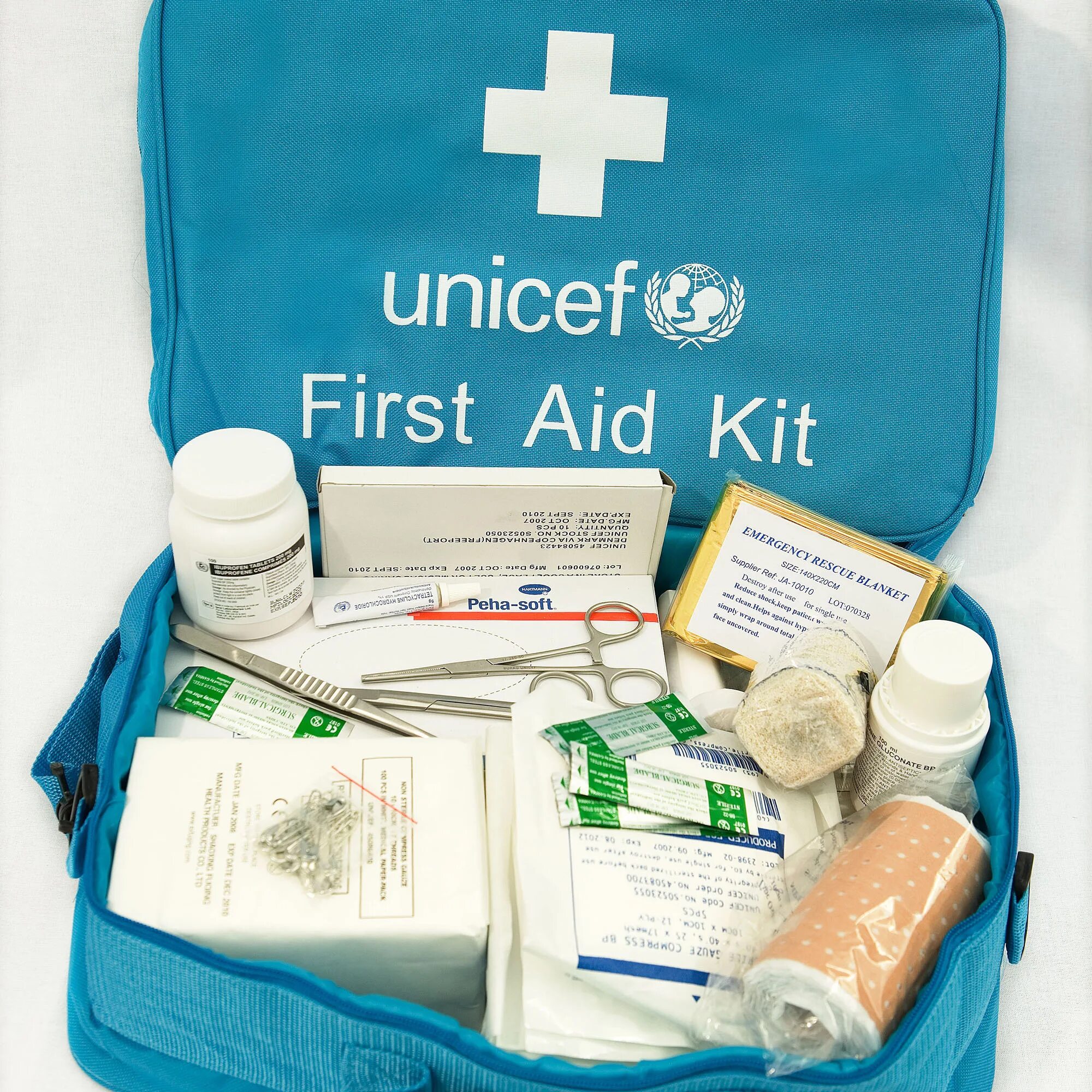 Aid kit перевод. First Aid Kit. Группа first Aid Kit. Аптечка в путешествие. Мусульманская аптечка.