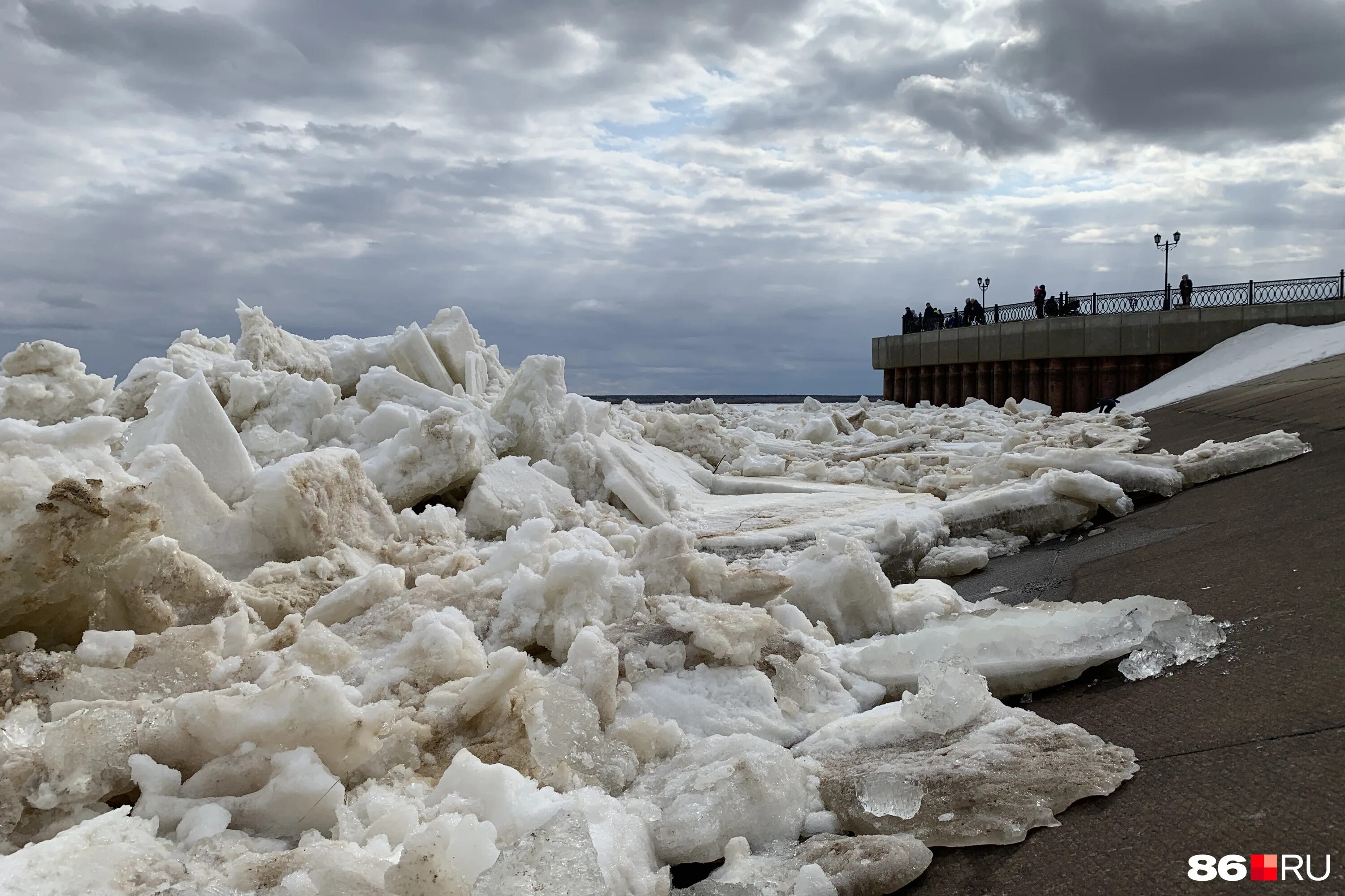 ледоход на оби. ледоход обь. ледоход на оби 2022. ледоход на оби 2022 салехард. ледоход на оби в салехарде 2021.