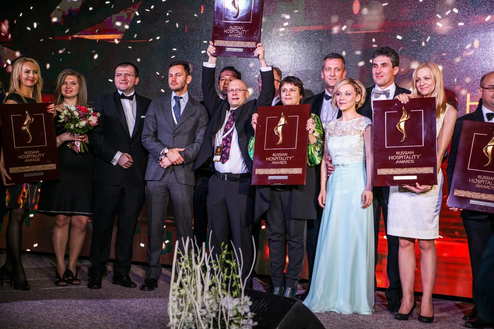 Профессионалы награждение. Russian Hospitality Awards церемония. Russian Hospitality Awards Оренбург.