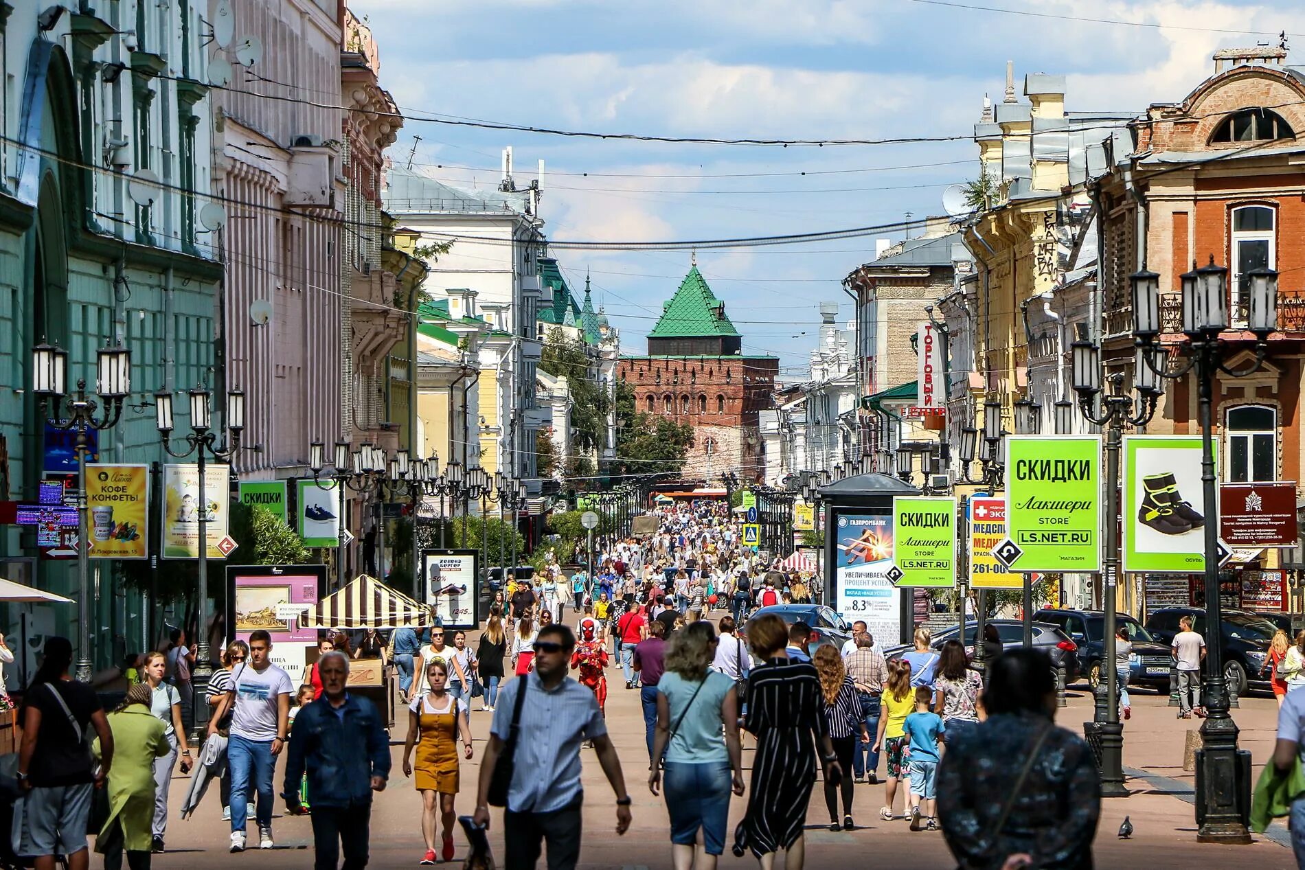 Большая Покровская улица в Нижнем Новгороде. Большая Покровка Нижний Новгород. Улица большая Покровка в Нижнем Новгороде. Покровская пешеходная улица Нижний Новгород.