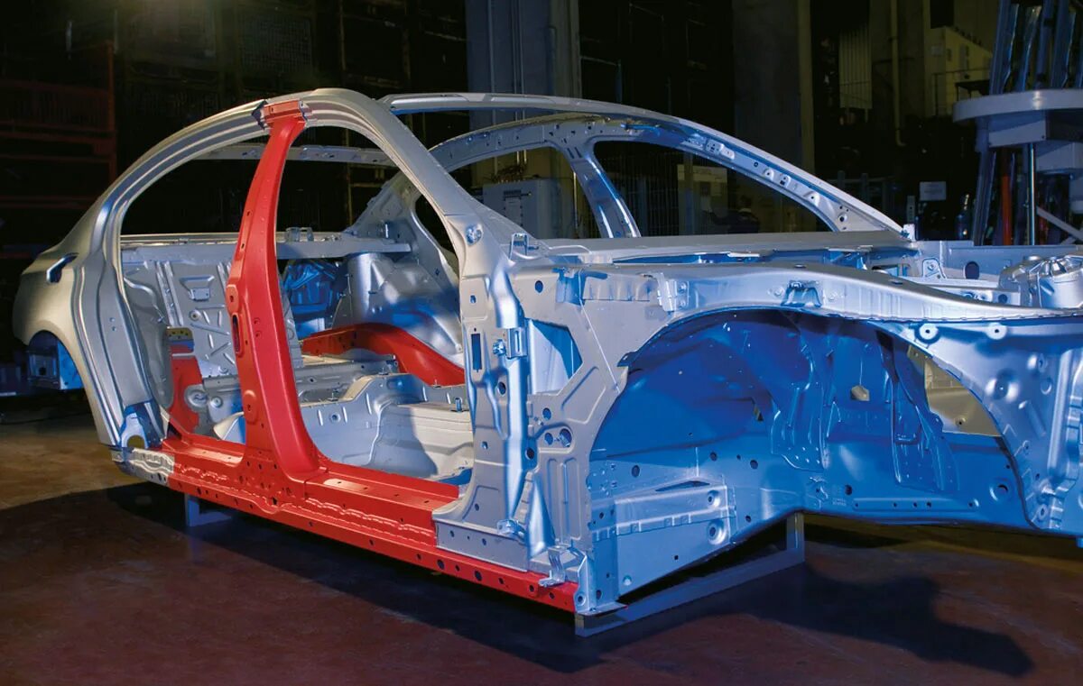 Высокопрочная сталь. Ford Focus-2 кузов высокопрочная сталь. Usibor сталь что это. Пластики в автомобилестроении. Композитные материалы в автомобилестроении.