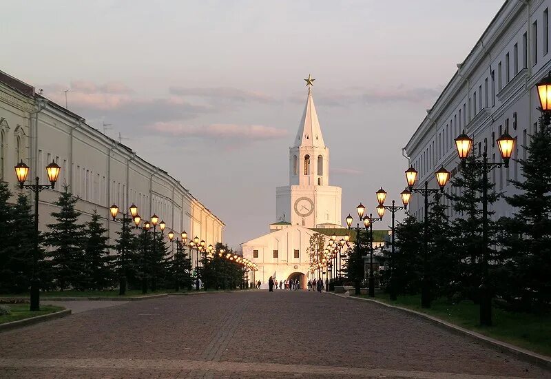 Кремлевская площадь Казань. Спасская башня Кремля Казань. Спасская башня (Казанский Кремль) краткое. Музей заповедник Казанский Кремль. Кремлевская 4 казань