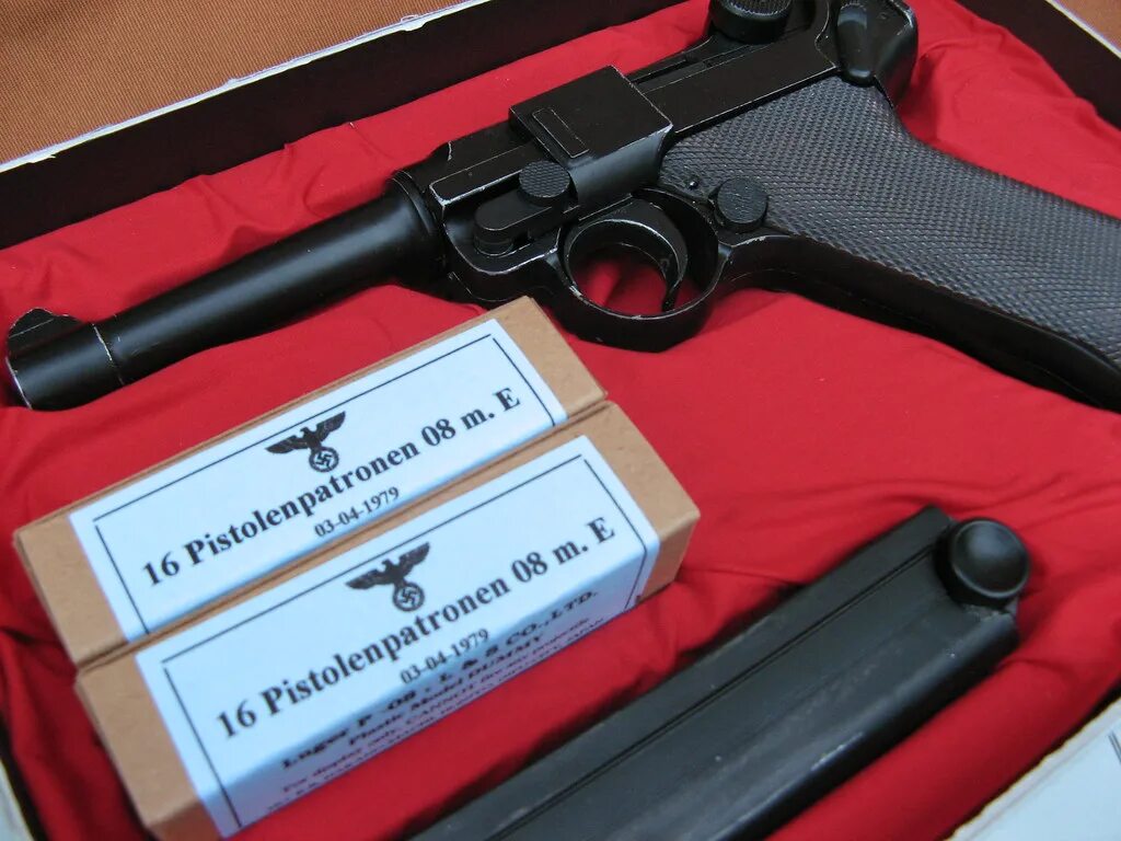 Stalker luger. P08 luger standard. сигнальный люгер. platinum luger p08 box.