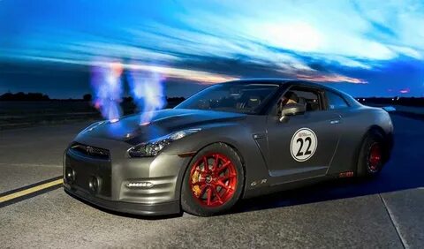 Скоростью nissan gtr