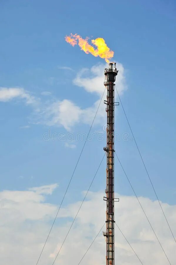 Газовая вышка. Газовая вышка. Газовый факел. Газовая вышка. Нефтяная вышка факел.