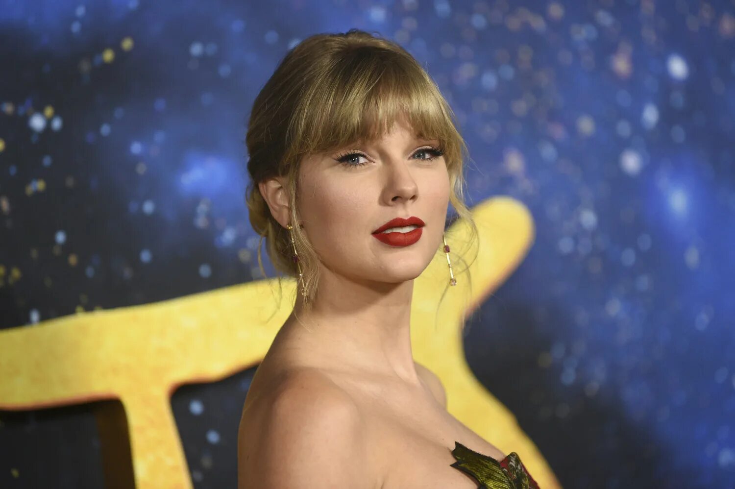 Taylor swift new year. Тейлор свифт 2025. taylor swift 2025. тейлор свифт фото 2019. тейлор свифт сейчас 2025.