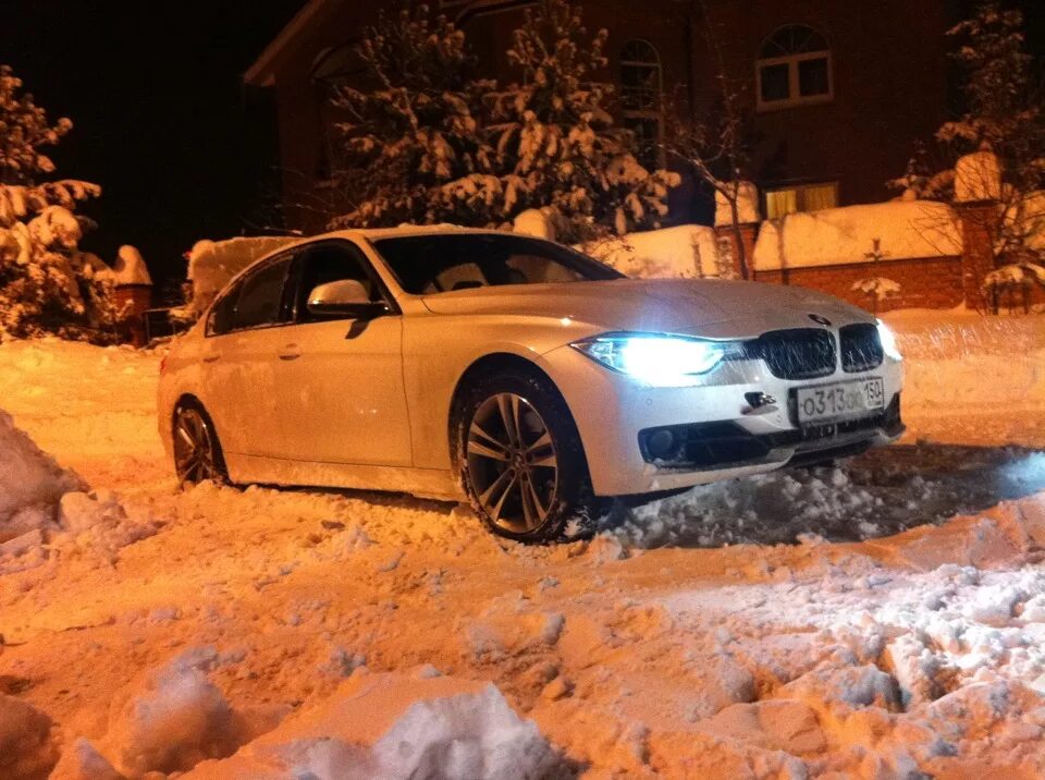 БМВ 3 В f30 зимой. БМВ 5 f10 белая зимой. BMW m5 f10 зима. БМВ е60 в снегу. М5 зима