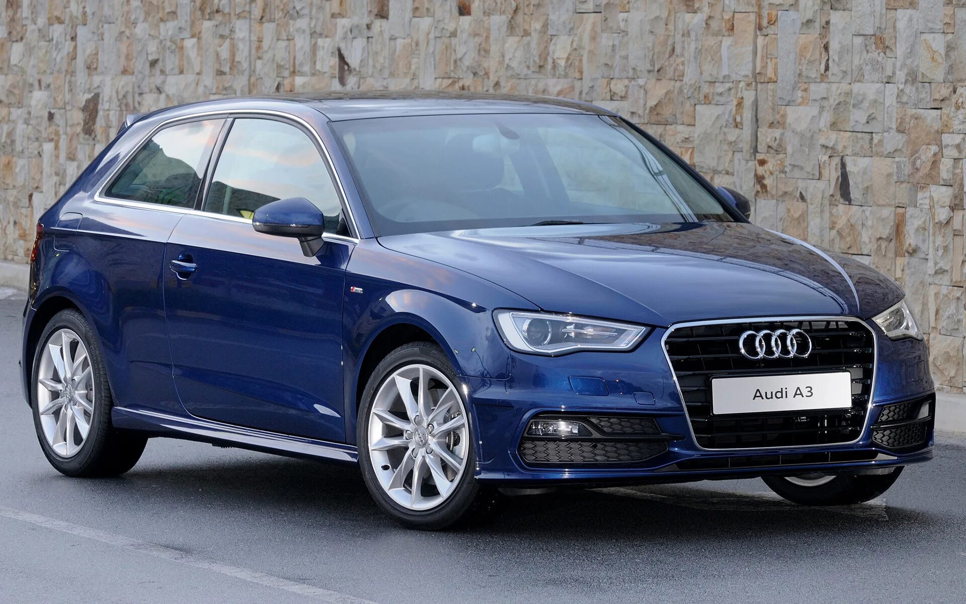 Audi a3 2012 седан. Audi a3 hatchback. Audi a3 2012 1. Ауди а3 хэтчбек 2012. Ауди а3 2013 хэтчбек.