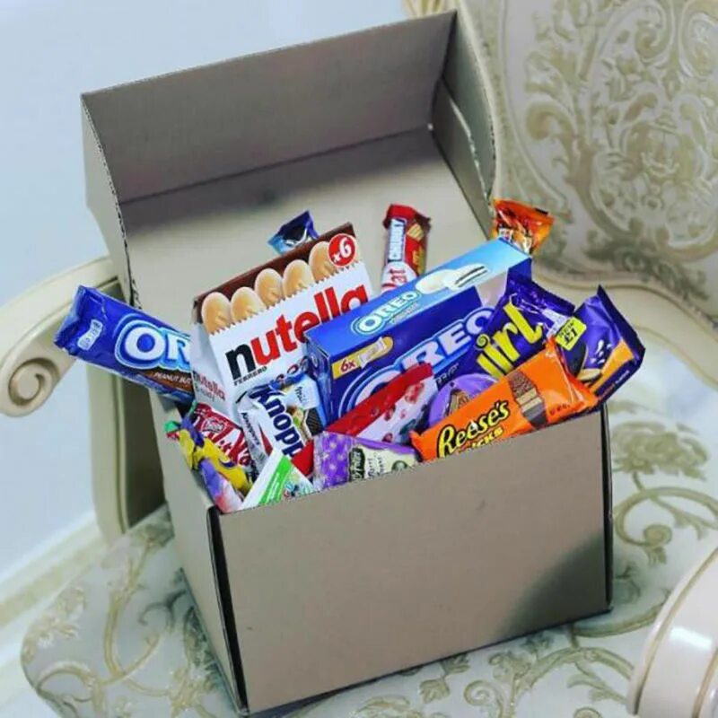 Приятный подарок девушке. Что подарить девушке брата. Что подарить девушке брата. Креативные подарки с фотографиями. Интересные необычные подарки.