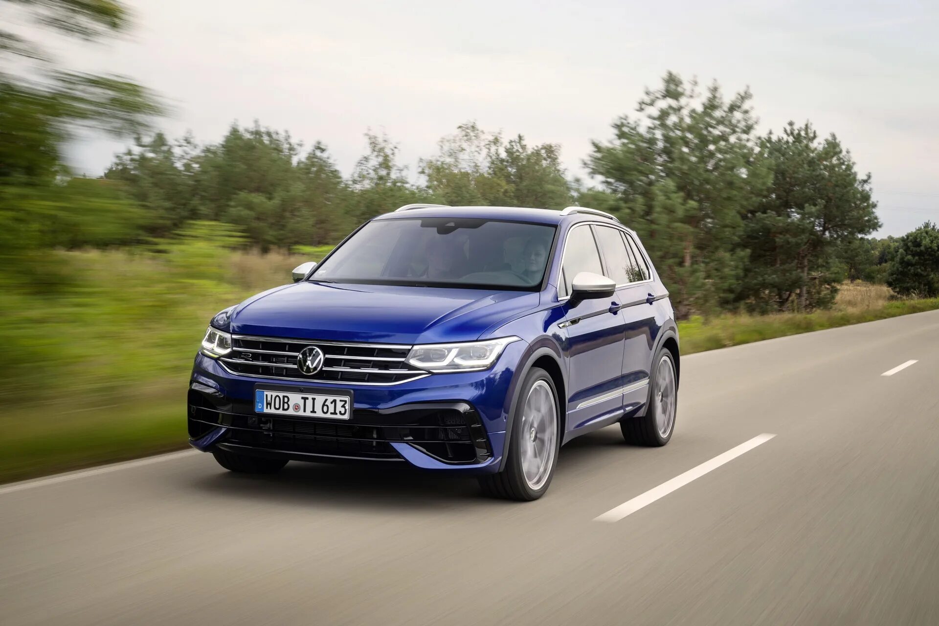 Новый volkswagen tiguan. VW Tiguan r 2021. Tiguan r 2020. Новый Volkswagen Тигуан 2020. Volkswagen Tiguan Рестайлинг 2020.