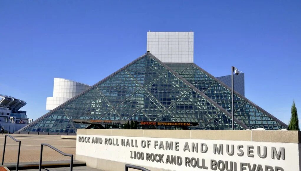 Зал славы рок-н-ролла 2021. Музей рок н ролла в кливленде. Музей и зал славы рок-н-ролла в кливленде. Музей рок н ролла в кливленде. Зал славы рок н ролла список.