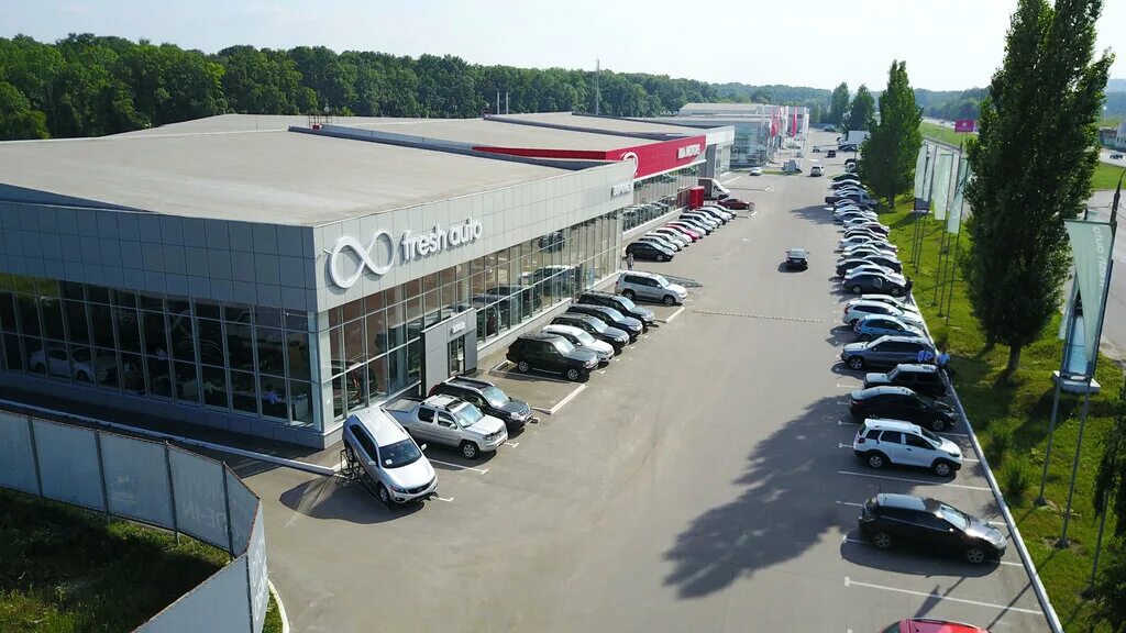 воронеж памятник автомобилю. ауди центр воронеж. фото автомобиля воронеж. продажа коммунальной техники в лнр. гараж областного правительства.