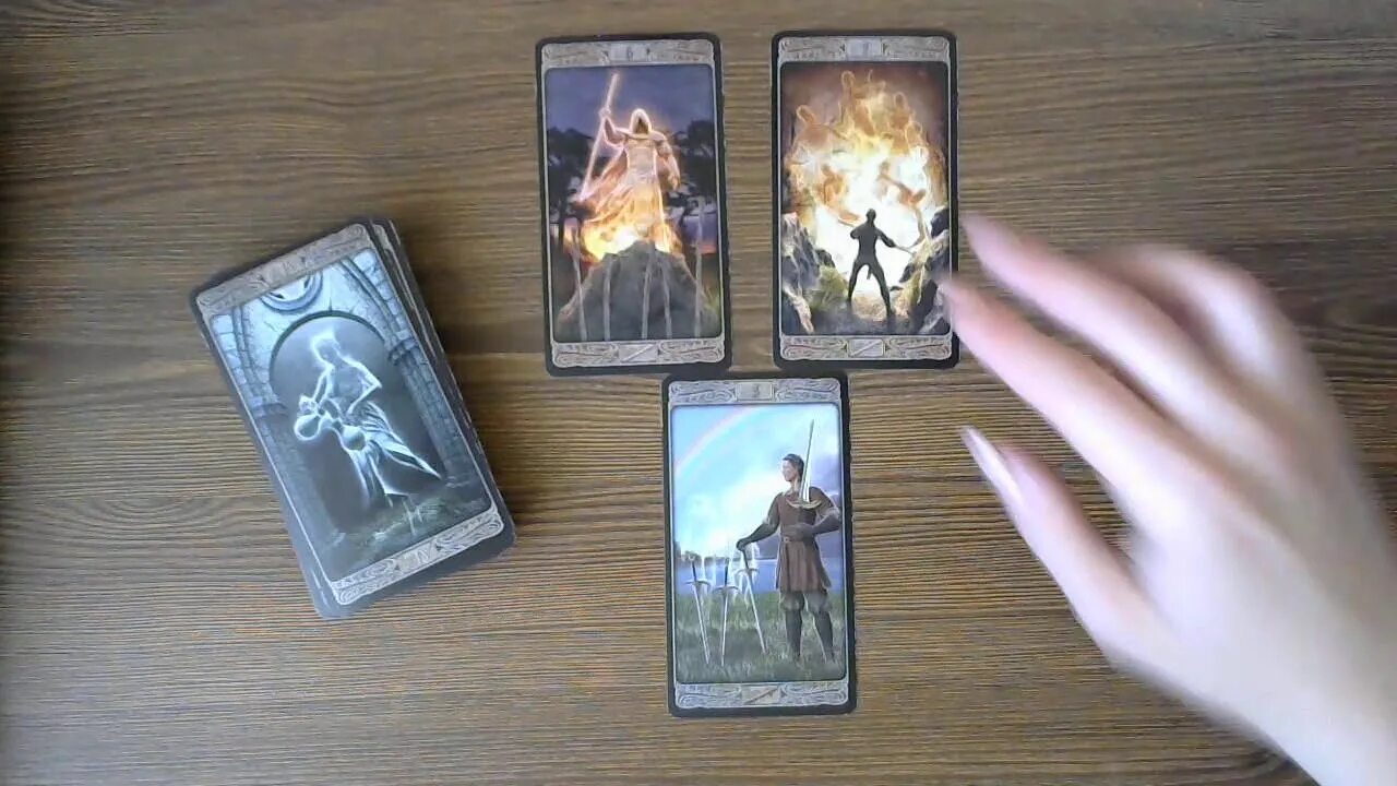 Карты таро вспоминает ли он меня. Таро октябрь 2023. Таро на август 2021 близнецы. Таро океана. Таро магическое.