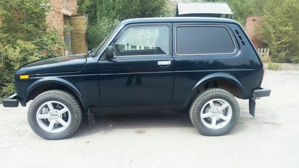 Ваз 2121 40. Нива в барнауле. Авито нива 3х дверка. Ваз нива 2010 г. Нива 3 дверная.