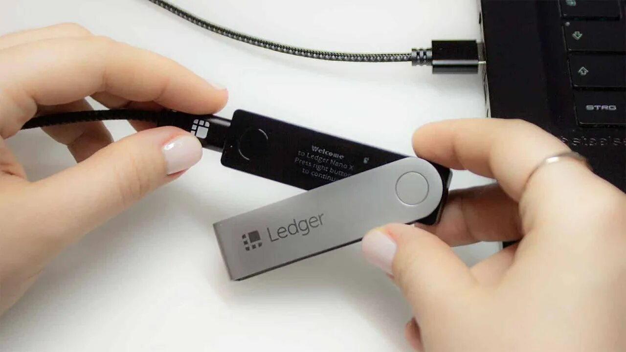 Ledger x купить. Ledger Nano x. Холодный криптокошелек Ledger Nano x. Леджер криптокошелек. Холодный кошелек Ledger Nano x.