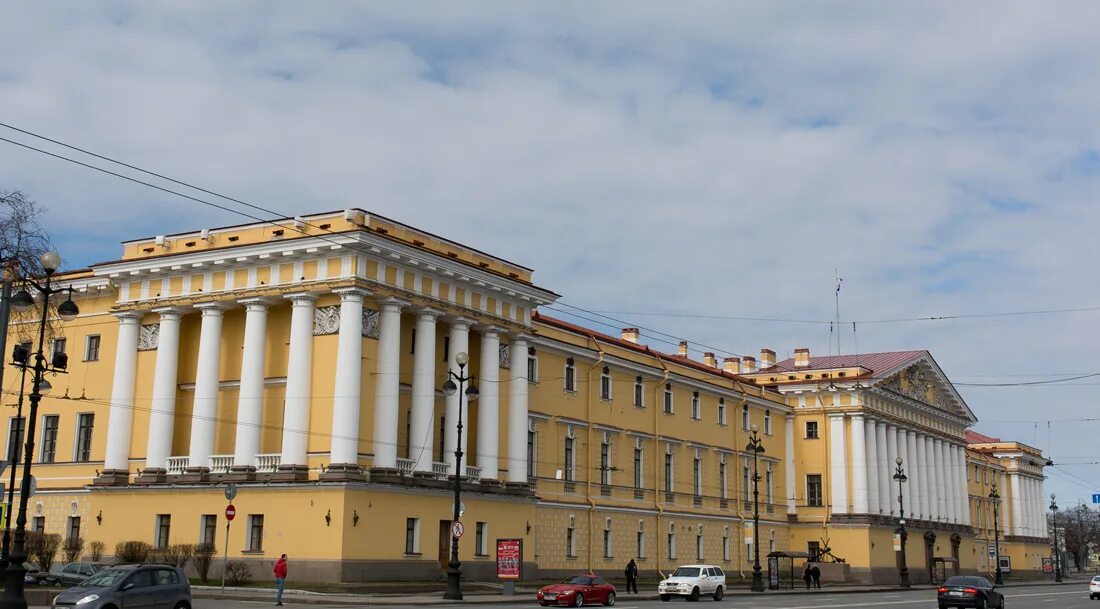 Адмиралтейский проезд 1. Университет на адмиралтейской спб. адмиралтейский проспект. античный воин на здании адмиралтейства.