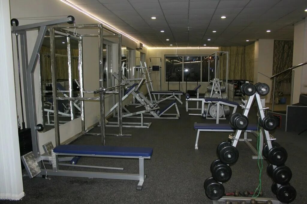 Гбу атлант. Отражение фитнес центр абакан. Атлант чебоксары тренажерный зал. Спортклубы тольятти. Атлант тренажерный зал.