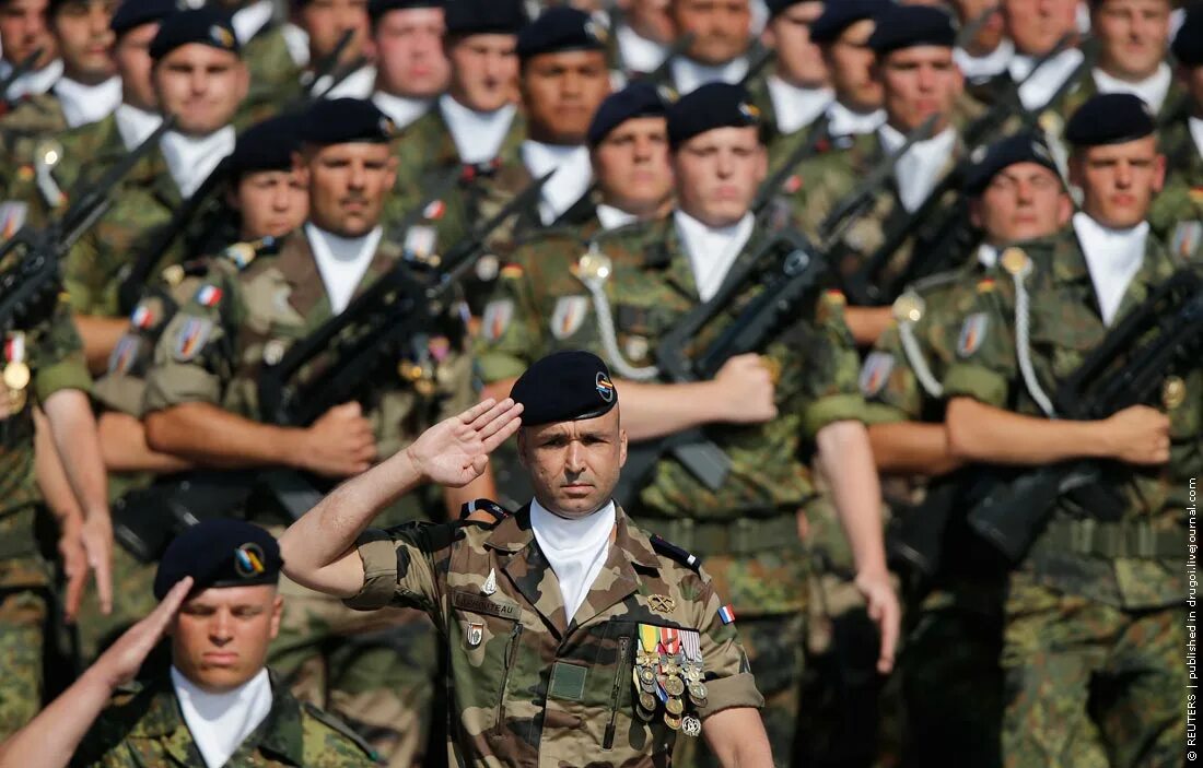 Численность войск франции. Армия франции. солдат армии франции. французская военная форма. вооружённые силы франции.
