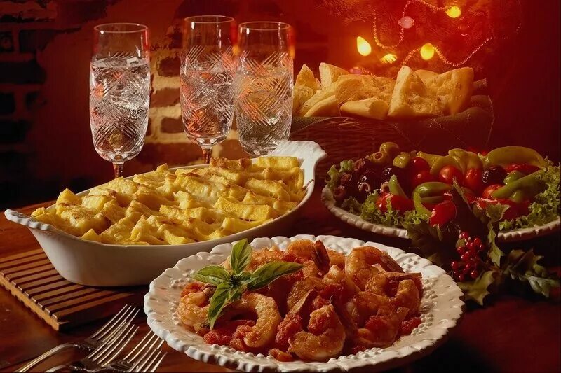 красивые блюда. красивый ужин. домашний ужин. накрытый стол. ужин на 3.