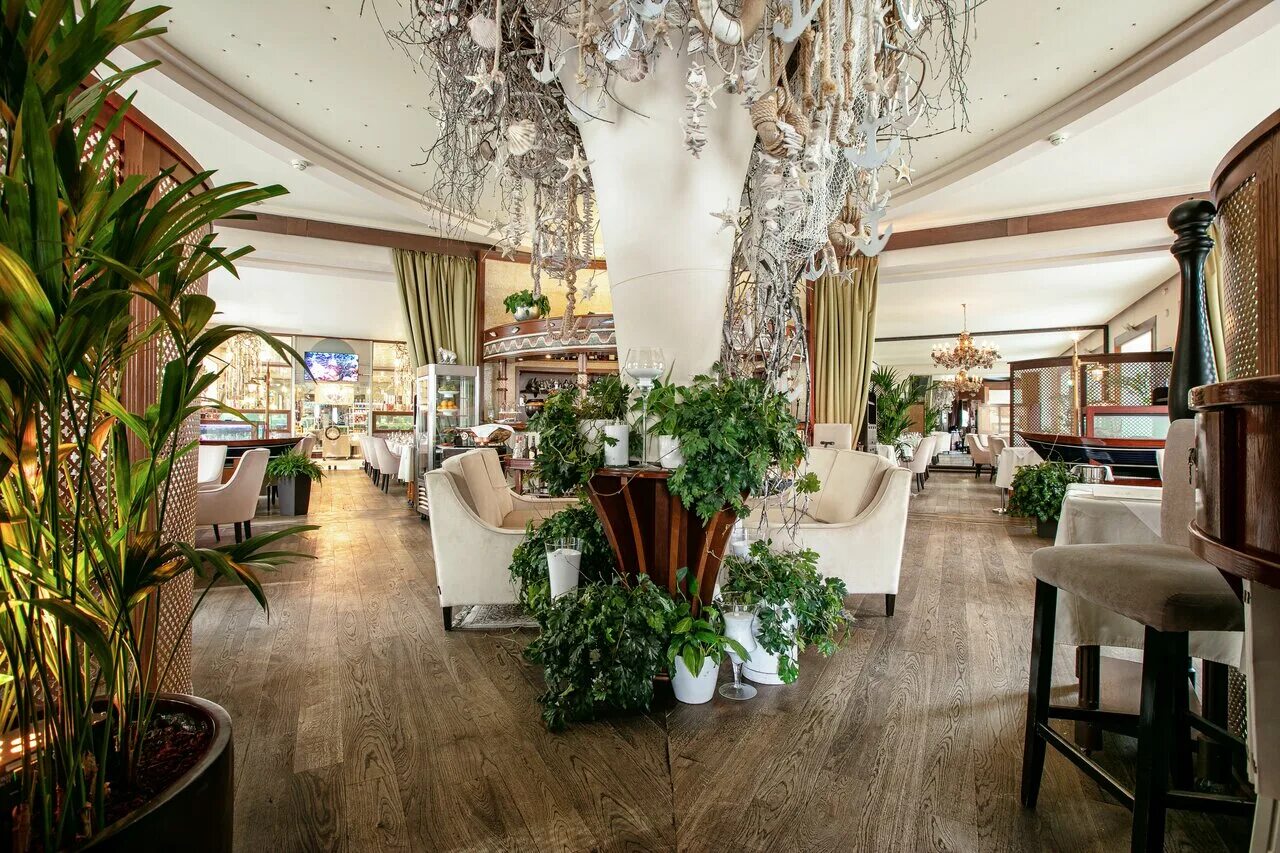 La carte ресторан херсонская. Ля ресторан москва. Ресторан la marée ла маре жуковка. Гюго ресторан. La maree ресторан на проточном.