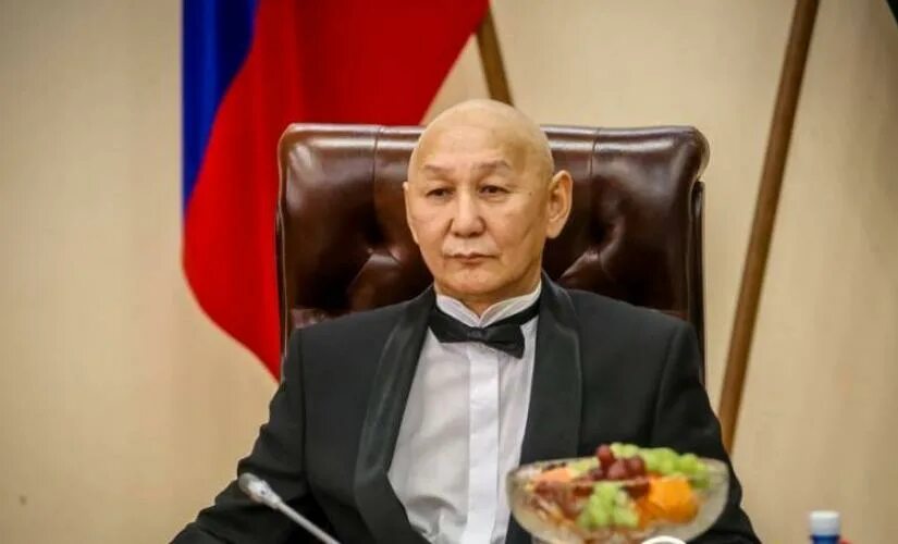 Михаил эверстов якутия. Эверстов якутия. Эверстов якутск лебедев. Михаил эверстов депутат. Эверстова алевтина васильевна.