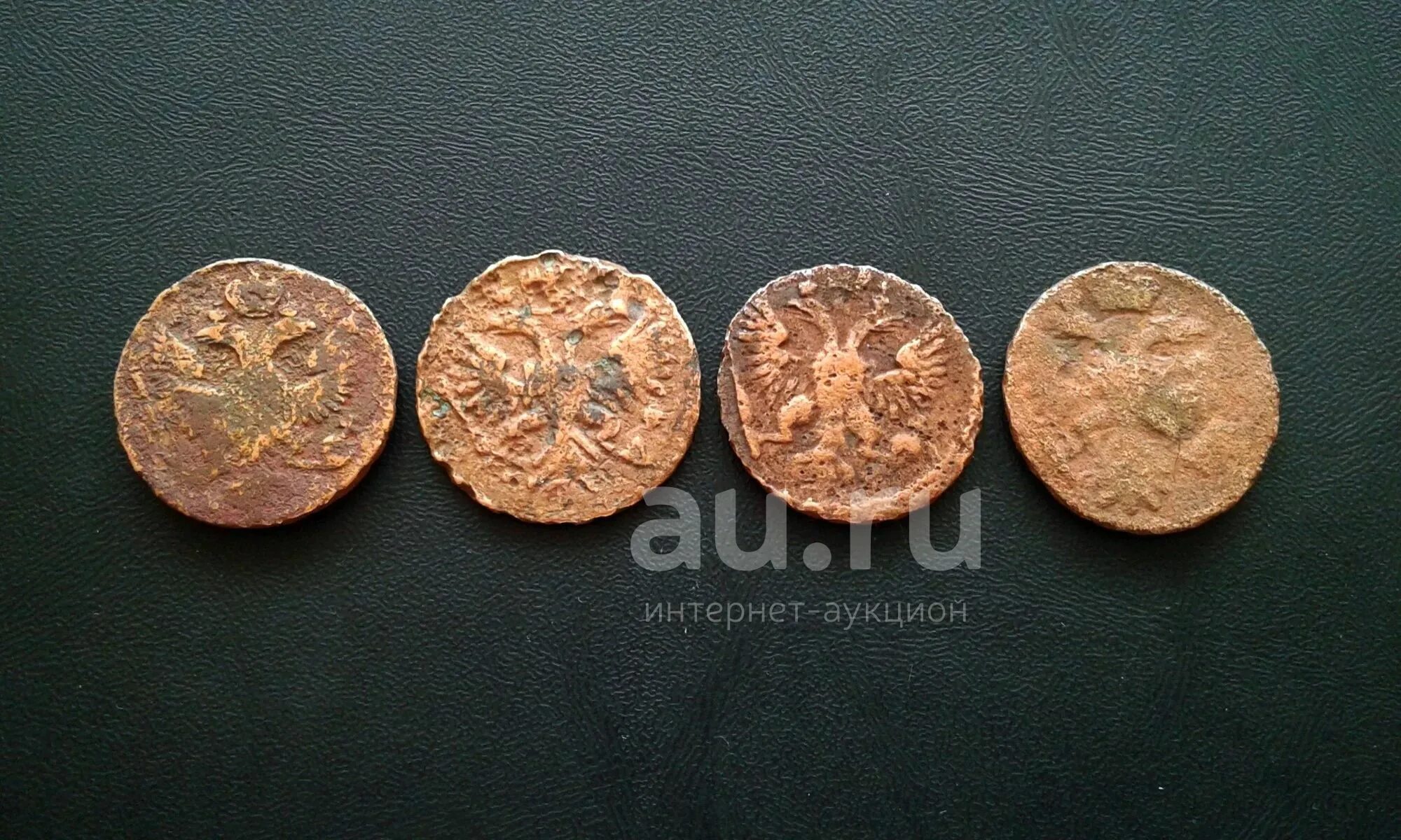 Монеты 17 века. Самые мелкие медные монеты. Монеты России 18 века стоимость. Очень древний сикль Золотая монета с царской короной фото.