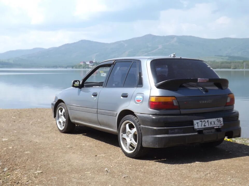 Тойота старлет иркутск. Toyota Starlet 4wd. Тойота Старлет 4 ВД. Тойота Старлет 1 поколение. Тойота Старлет 4 поколение.