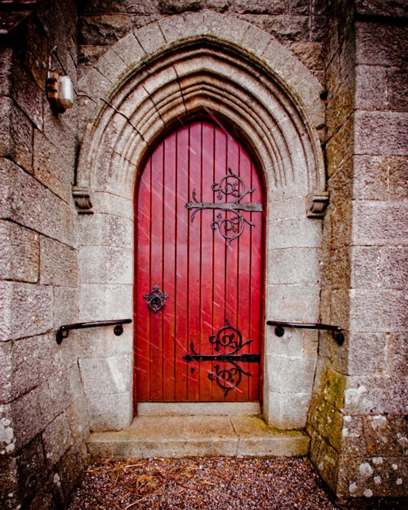 Картинка дверь. Старинные двери в замках. Фотообои старинная дверь. Красивая дверь и красивый замок. Запертые двери в замке.
