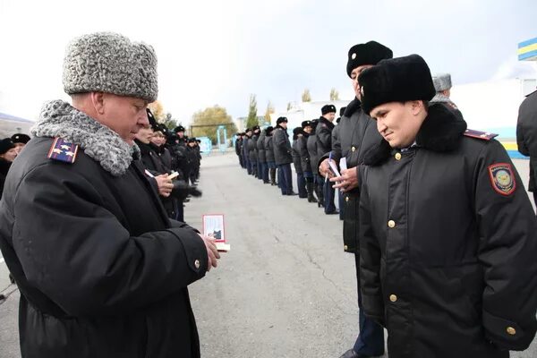 Переход с зимней формы на летнюю. Форма полковника МВД зимняя. Полковничья форма МВД зимняя. ФСИН генерал зимняя форма. Зимняя Генеральская форма МВД.