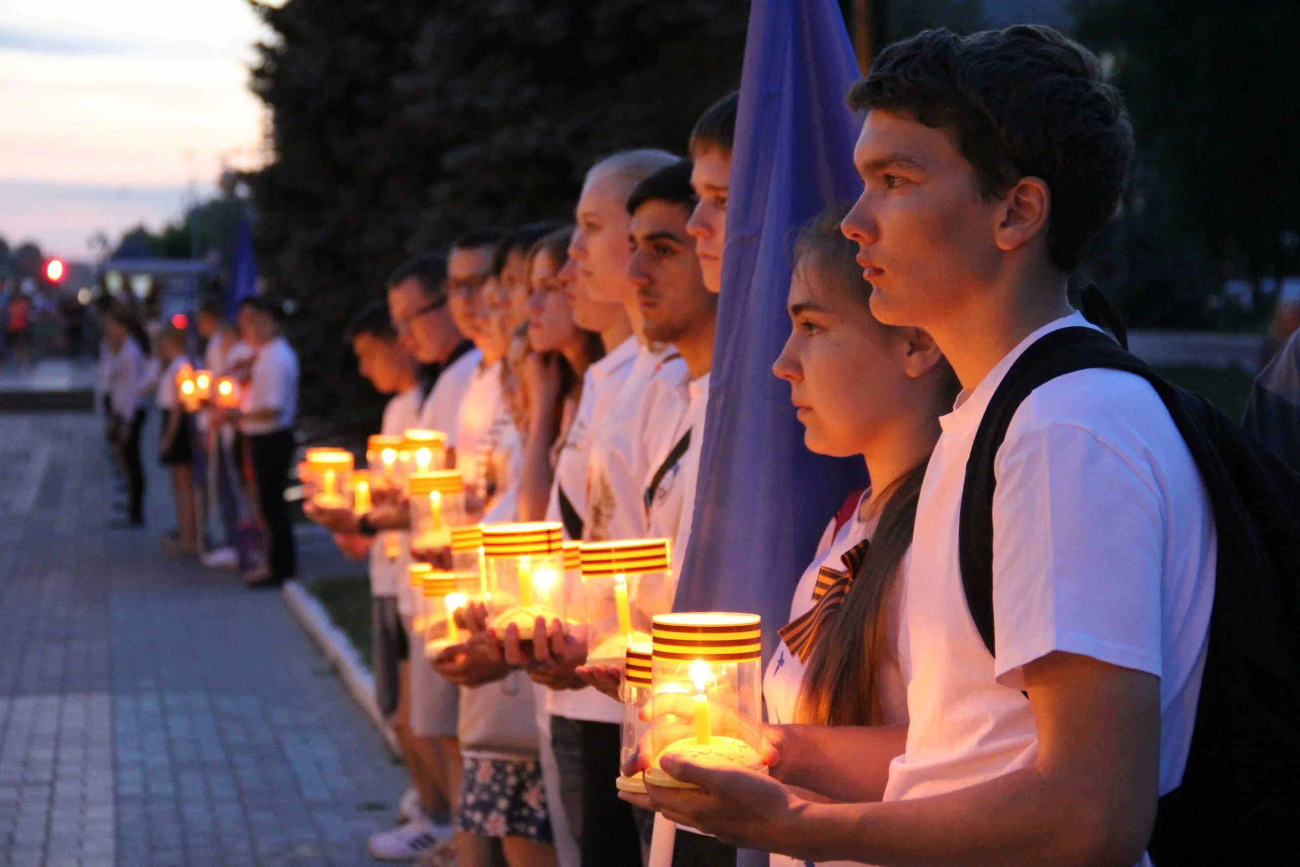 Традиции молчания. Акция свеча памяти. Свеча памяти 22 июня. Минута молчания свеча памяти. Акция Зажги свечу.